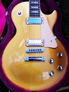 2001 Les Paul Deluxe Gold Top.body crop.jpg