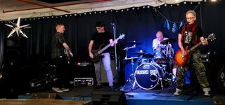 Crash Pad at Midnight full band onstage.jpg Crash Pad at Midnight full band onstage.jpg