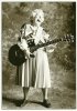 kaart%20young%20guitar,%20old%20lady.jpg