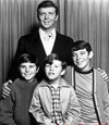 f2d11498231587b5ad094224cf7d33f7--brady-family-the-brady-bunch.jpg