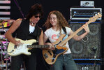 tal-wilkenfeld-jeff-beck.jpg
