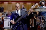 Fender fretless.jpg