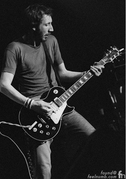 50ececfd588cba4030a051e592ed85e8--guitar-girl-music-guitar.jpg