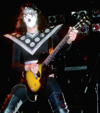 1975-05-11_11May75_The_Orpheum_Theater__Boston__MA__5_.jpg