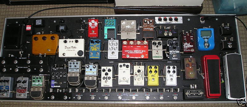 huge-pedal-board.jpg