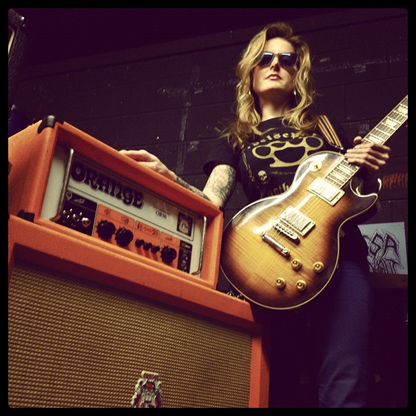 bb45f7d6346713d559e8e32a6e9b4f1e--orange-amps-guitars.jpg