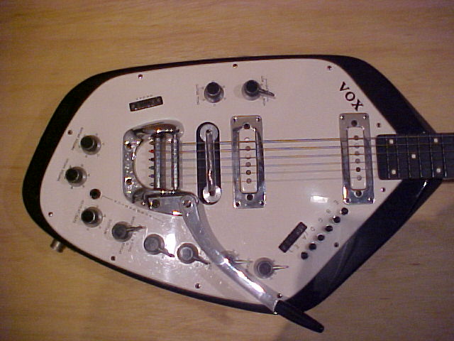 VOX_V251GuitarOrgan_(1).jpg