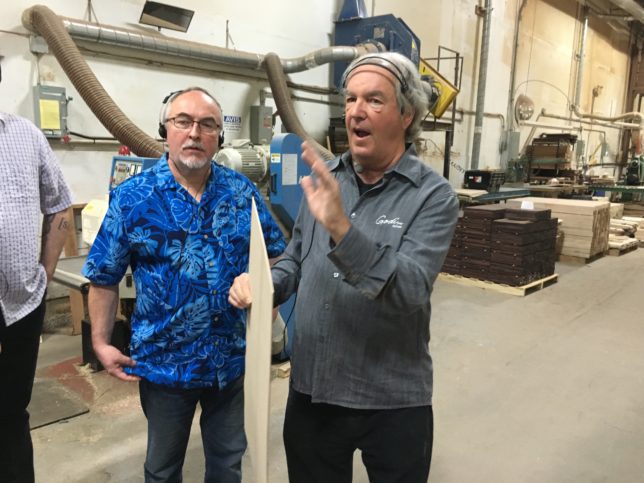 Explaining Godin's 3 ply laminate. It's not particle board.