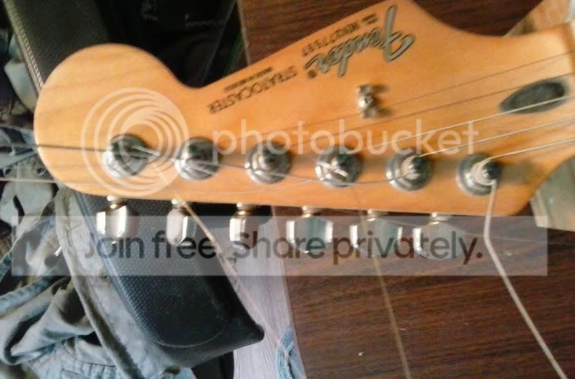 strat_zps23543b77.jpg